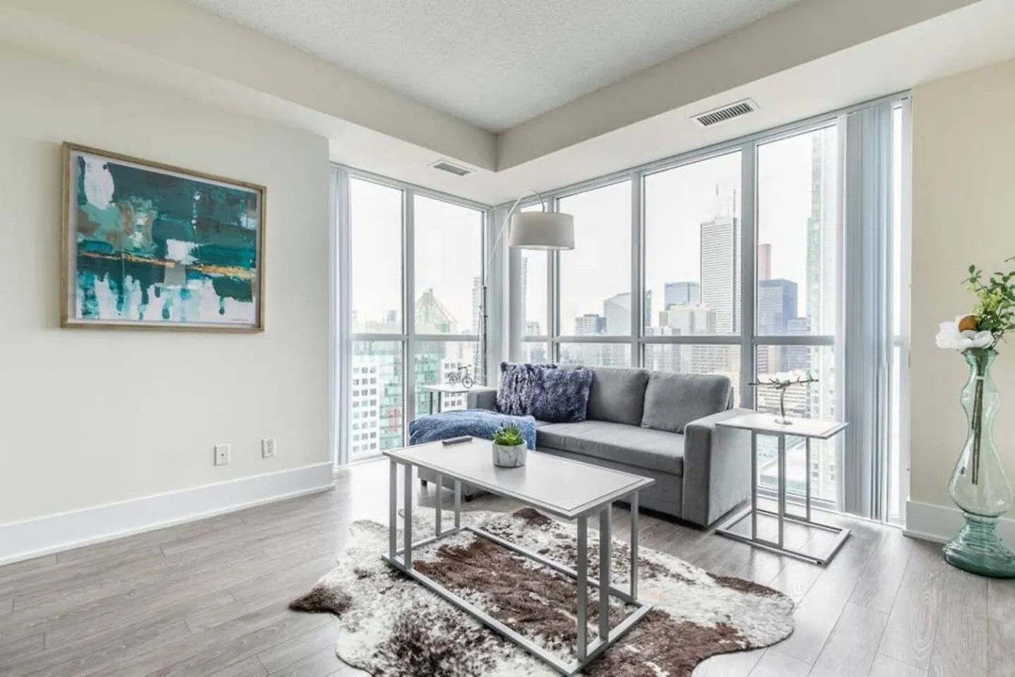 Luxury 1Br Condo - King Bed With City Views Toronto Holiday home