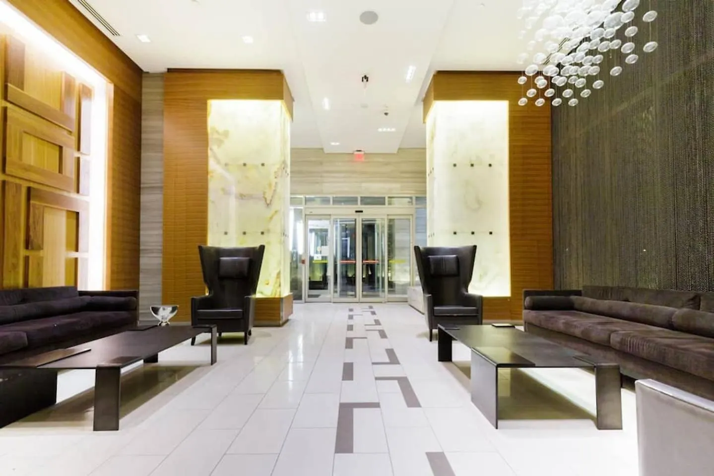Luxury 1Br Condo - King Bed With City Views Toronto 0*,